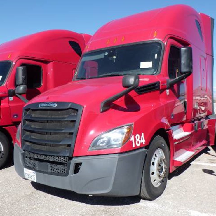 2020 FREIGHTLINER CASCADIA 126