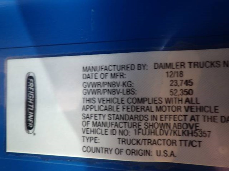 2019-freightliner-cascadia-126-image-10
