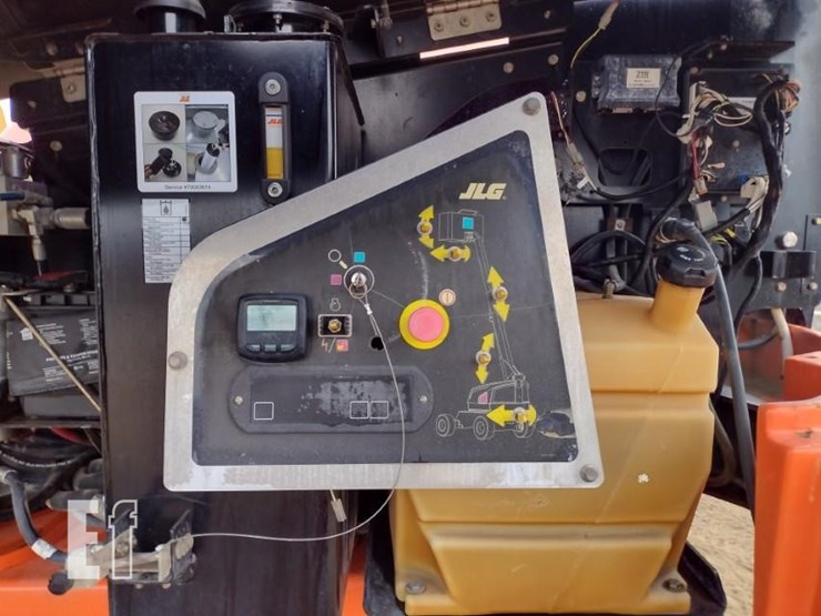 2016-jlg-400s-image-8