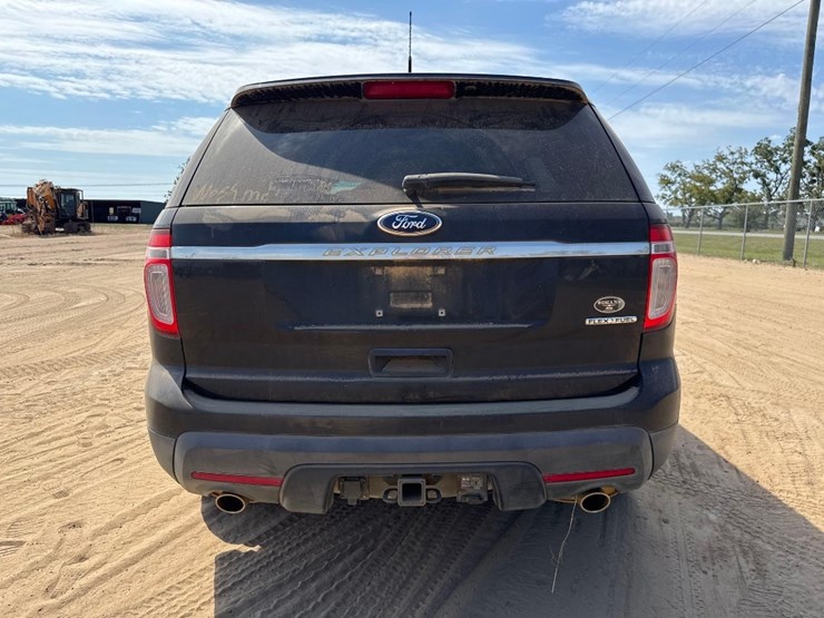 2013-ford-explorer-image-7
