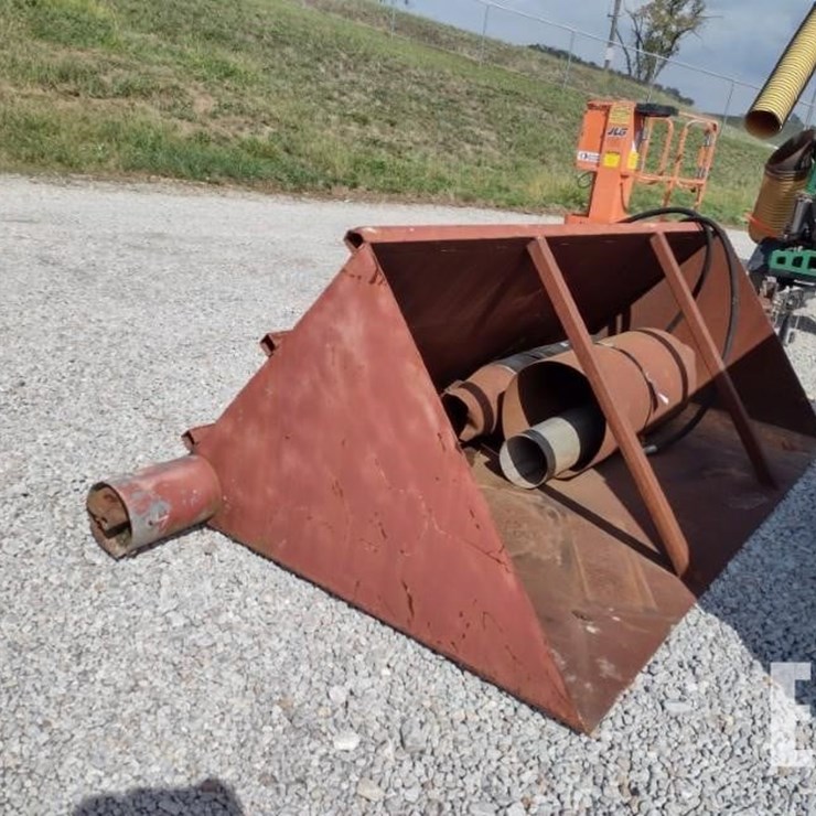 SKID LOADER AUGER BUCKET