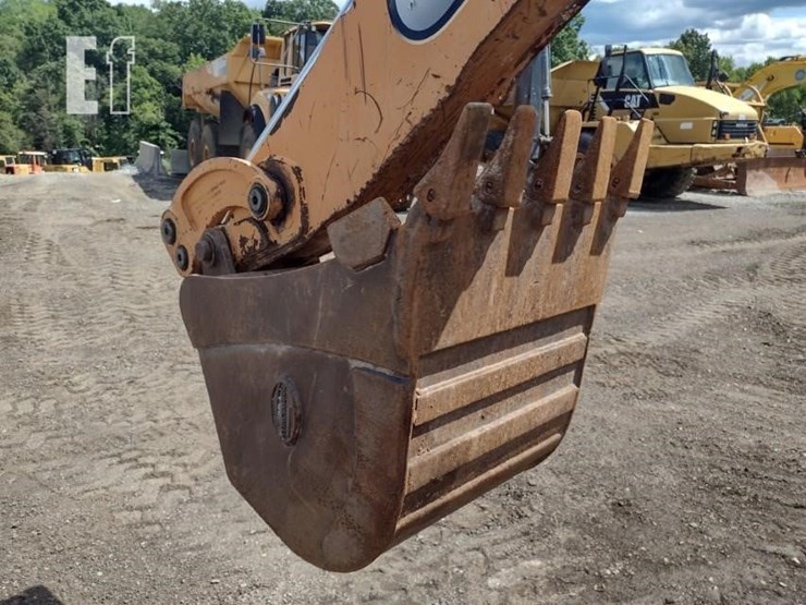 2012-case-580sn-wt-image-32