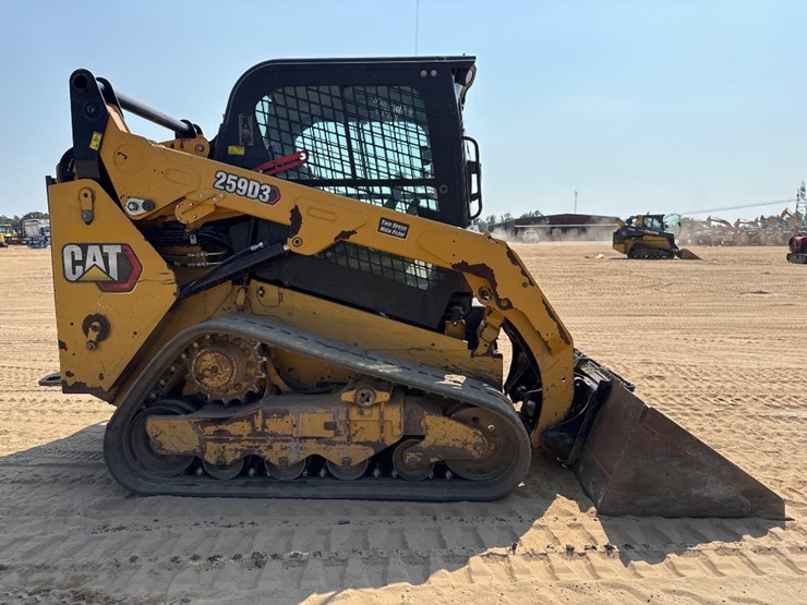 2020-caterpillar-259d3-image-5