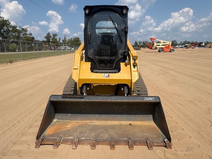2023-caterpillar-259d3-image-3