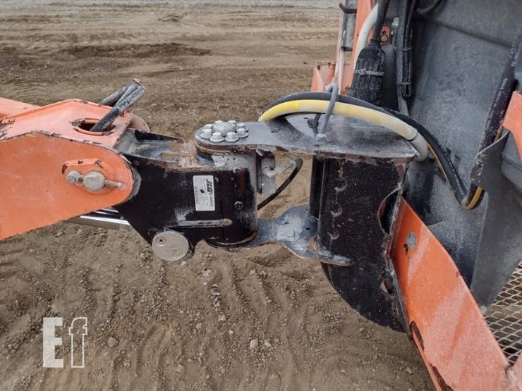 2016-jlg-400s-image-21