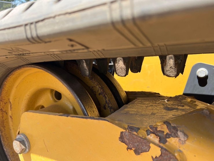 2023-caterpillar-299d3-xe-image-11