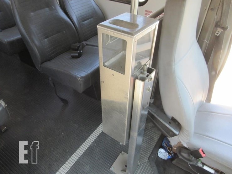 2011-ford-e450-image-16