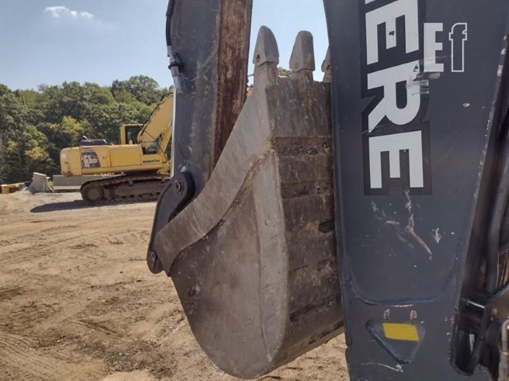 2010-deere-710j-image-34
