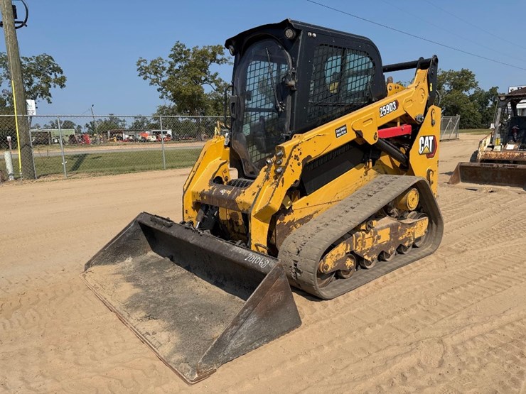 2020-caterpillar-259d3-image-2