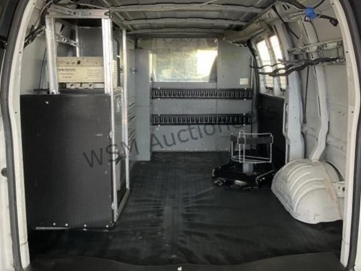 2014-chevrolet-express-3500-image-11