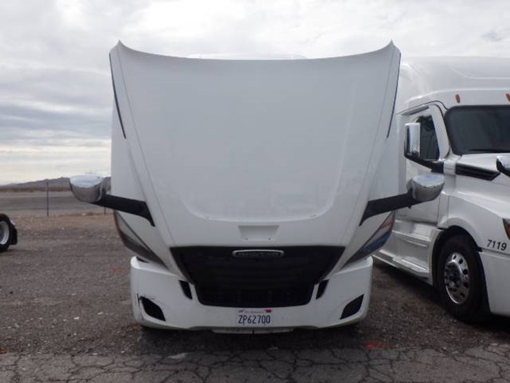 freightliner-cascadia-126-image-16