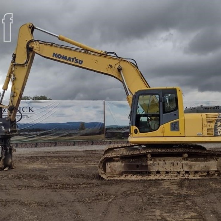 KOMATSU PC220 LC-8