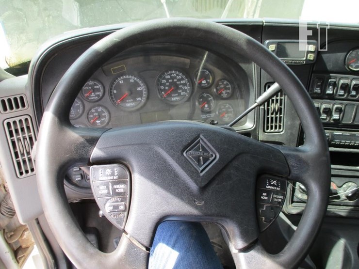 2014-international-prostar-image-13