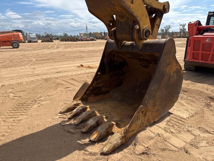 2014-caterpillar-324el-image-24