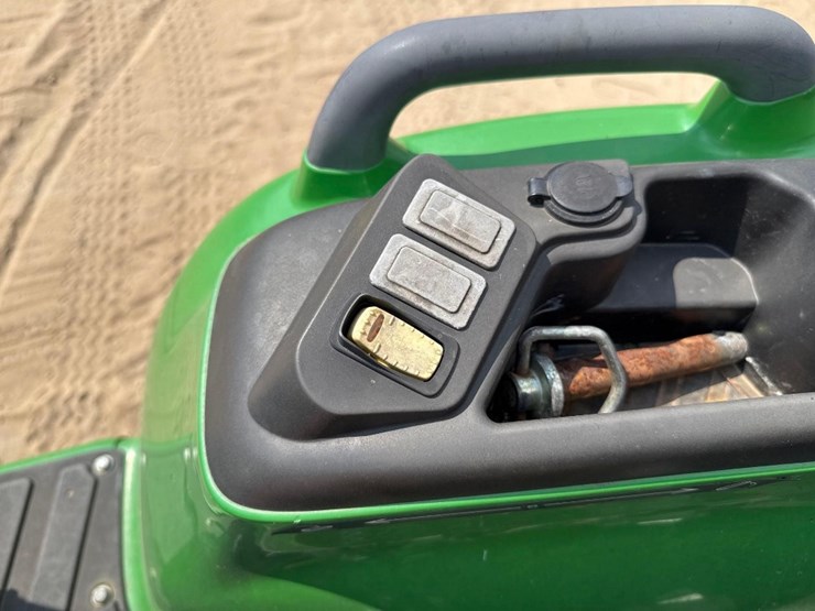 john-deere-3032e-image-22