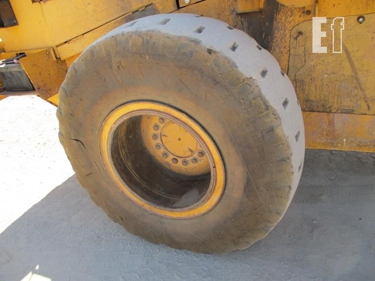 2000-deere-624h-image-21