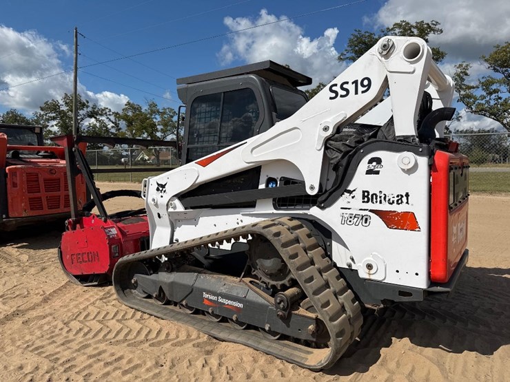 2021-bobcat-t870-image-8