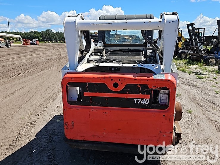 2017-bobcat-t740-image-15