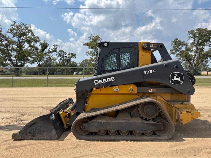 2022-deere-333g-image-1