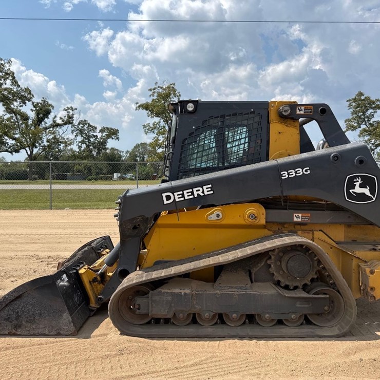 2022 DEERE 333G