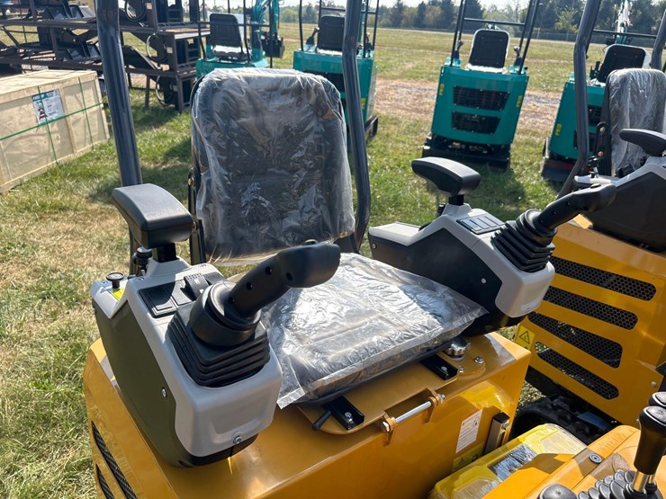unused-cfg-industrial-mx12rx-mini-excavator-image-12