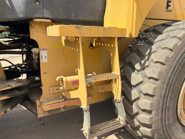 2012-deere-644k-image-14