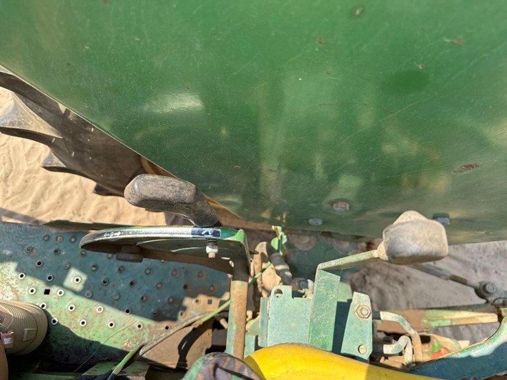 john-deere-2350-image-27