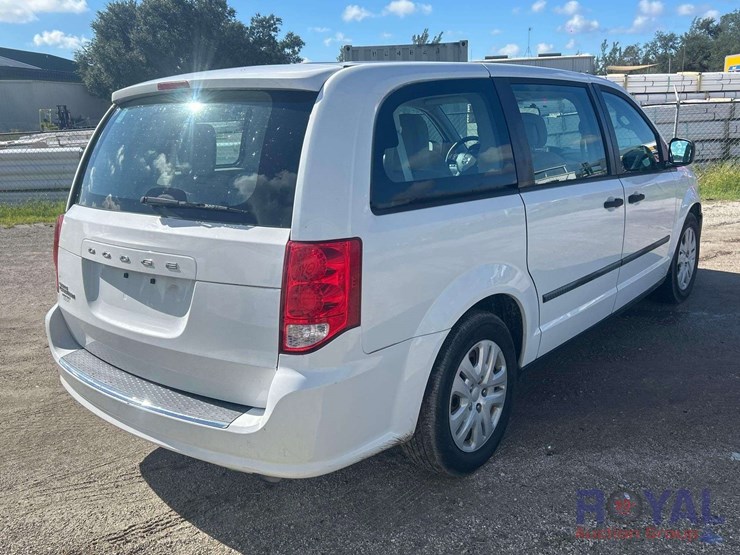 2015-dodge-grand-caravan-image-3