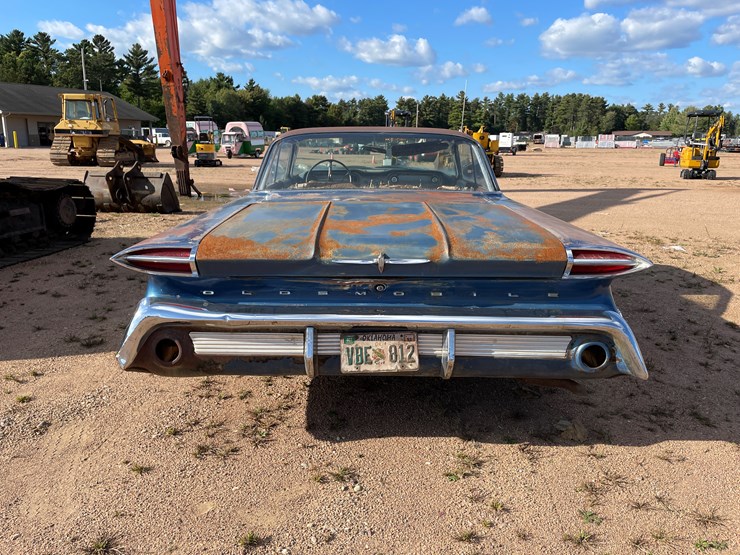#8217-•-oldsmobile-88-super-coupe-(has-title-in-delay)-(mosinee,-wi)-image-3