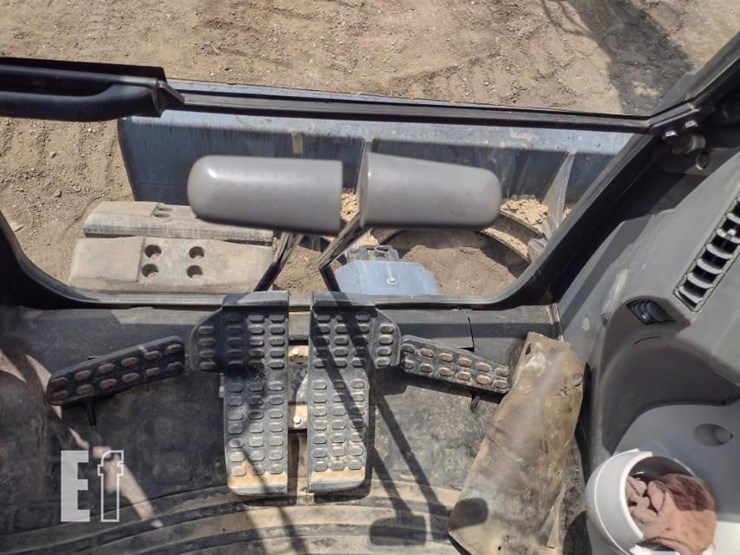 2019-deere-135g-image-8