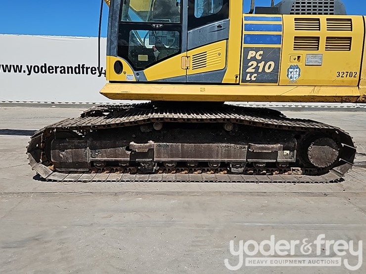 2015-komatsu-pc210-lc-10-image-21
