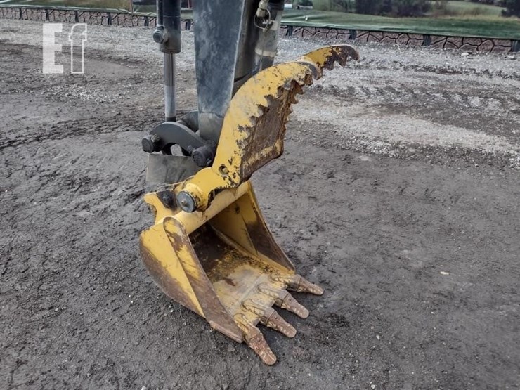 2022-deere-35g-image-17