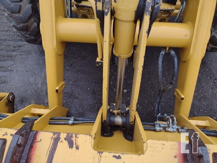 2004-caterpillar-416d-image-17