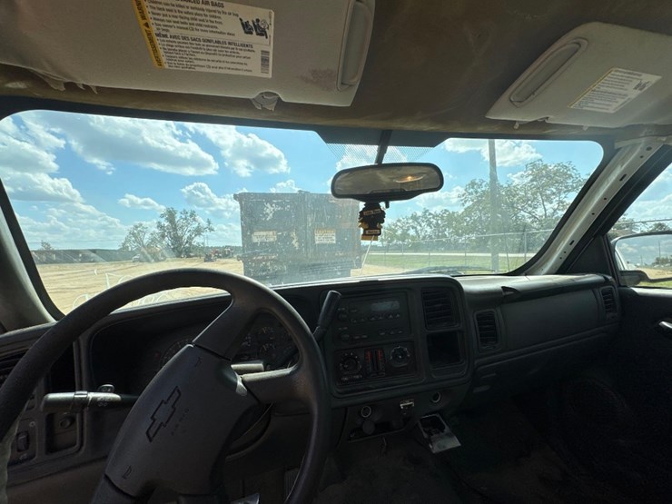 2007-chevrolet-silverado-image-23