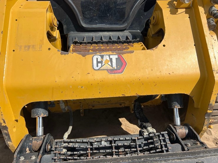 2019-caterpillar-262d3-image-10