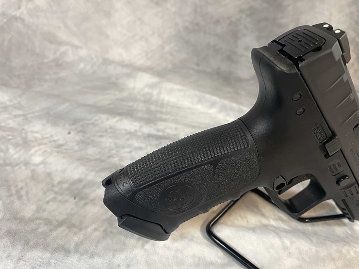 #4795-•-beretta-apx-9mm-luger-pistol,-sn:-a126539x-image-7