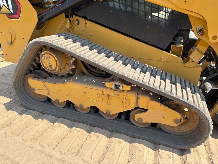 2023-caterpillar-259d3-image-13