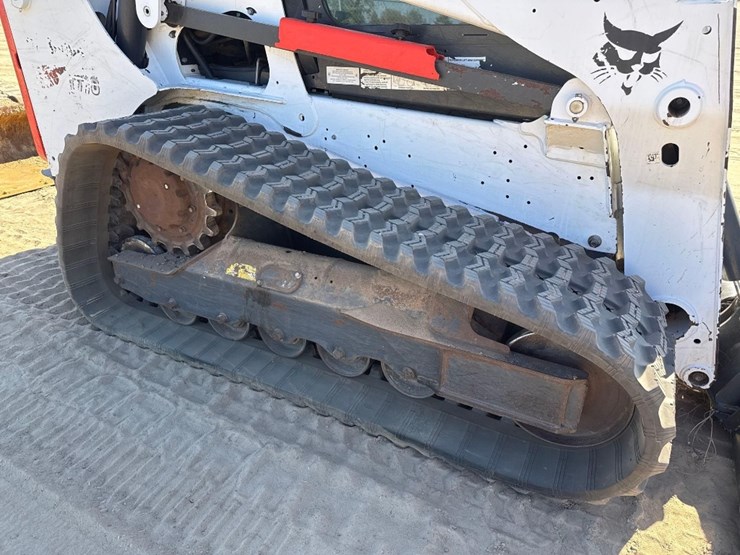 2022-bobcat-t770-image-12