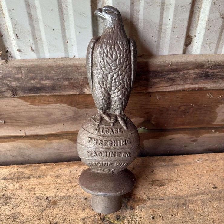 Case Eagle Statue
