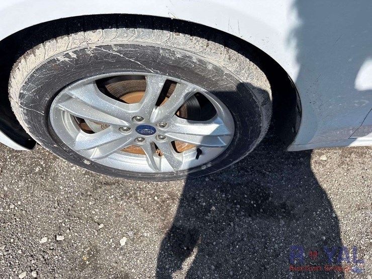 2018-ford-fusion-hybrid-sedan-image-28