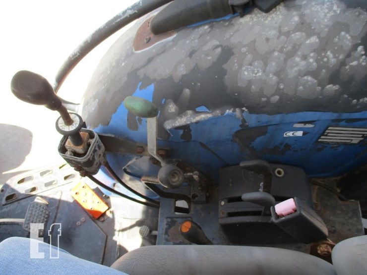 2005-new-holland-tn70-image-8