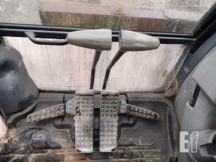 2006-deere-120c-image-7