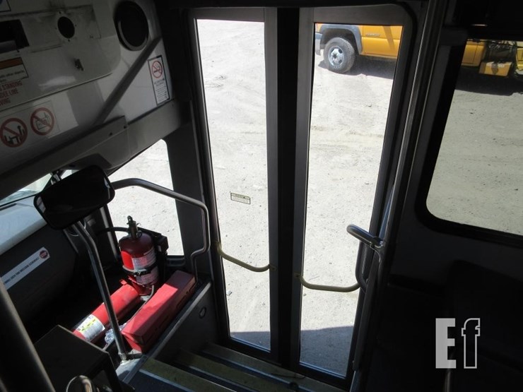 2016-ford-f550-image-16