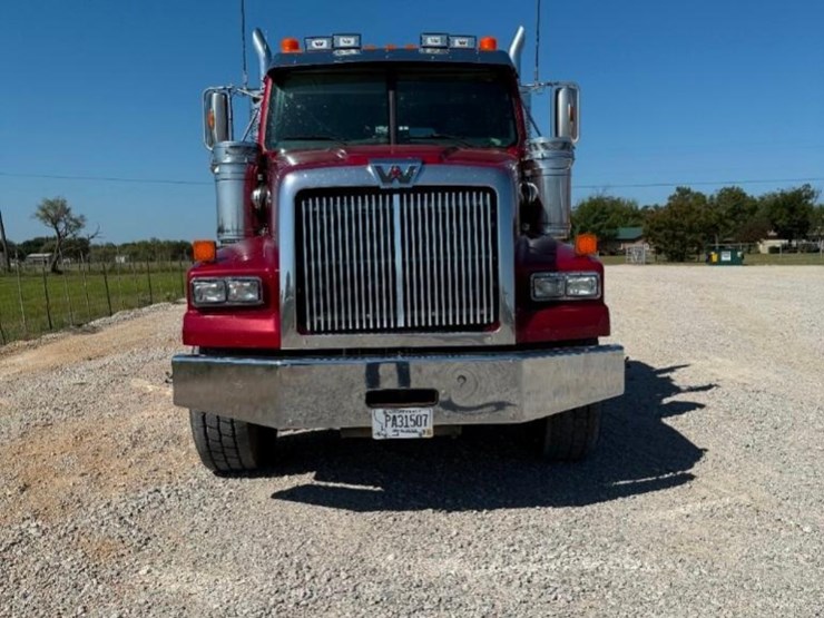 2020-western-star-4900sb-image-7