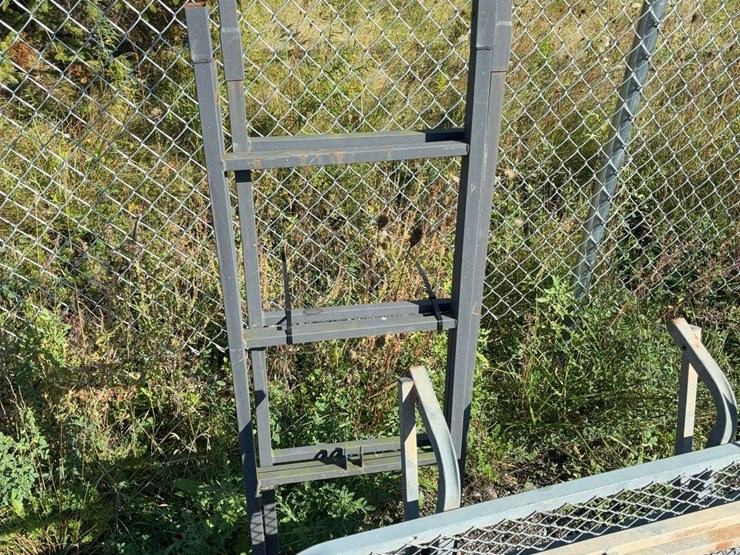 2-ladder-tree-stands-image-4