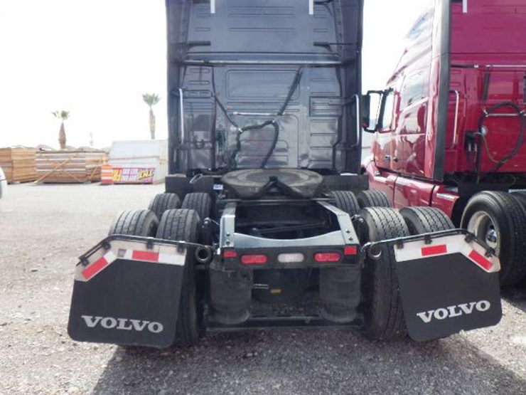2024-volvo-vnl-760-image-7