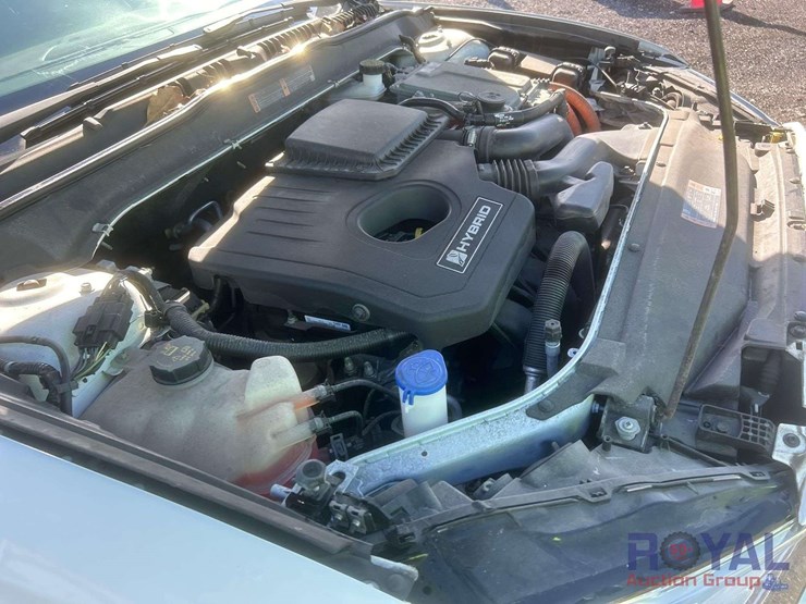 2018-ford-fusion-hybird-image-15