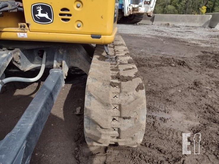 2022-deere-35g-image-35