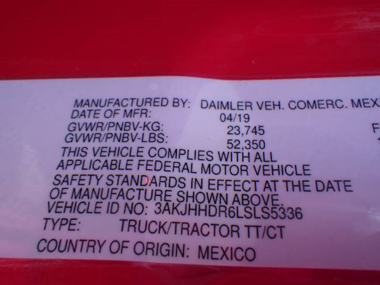 2020-freightliner-cascadia-126-image-14