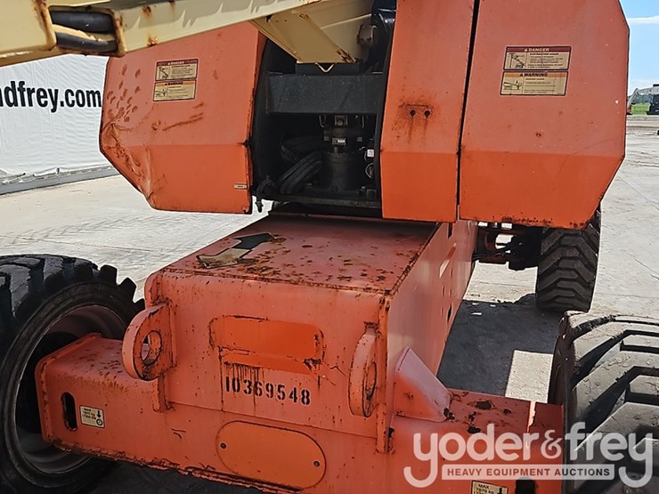 2015-jlg-800s-image-15